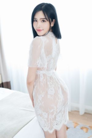 两乳房又高又大