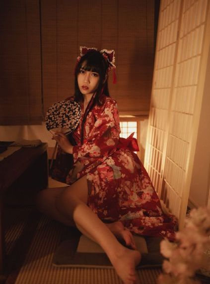 美女草b